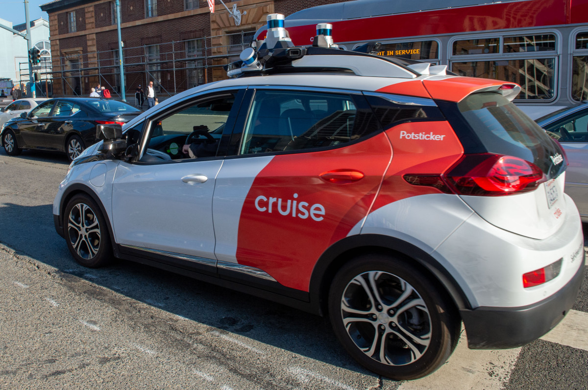 GM Plans to Resurrect Self-Driving Car Project With a Twist