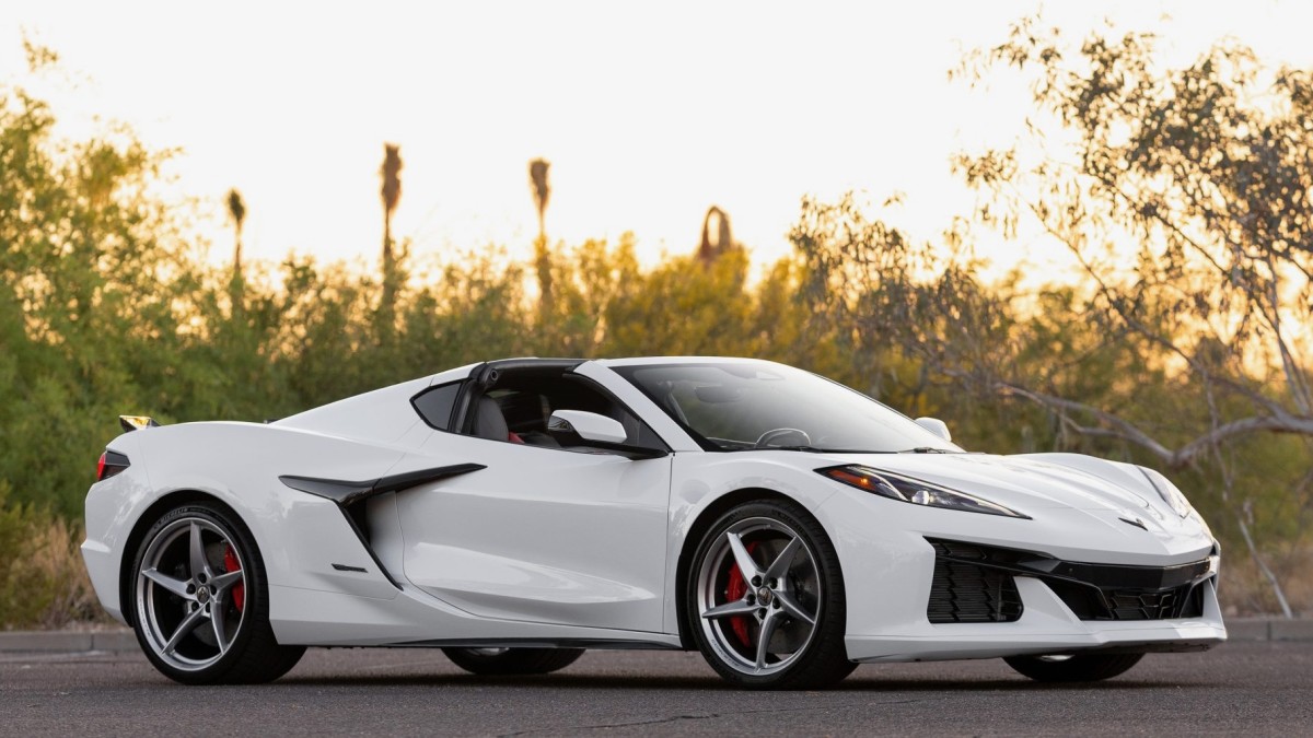 2024 Corvette E-Ray Drops $30K in Value After Just 1,600 Miles
