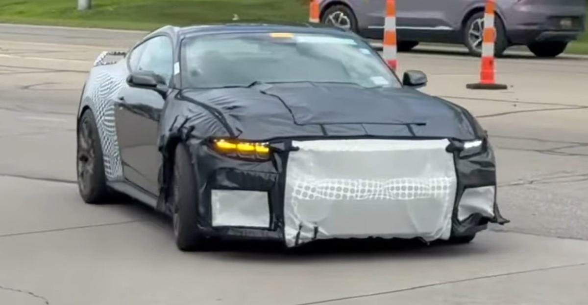 Hear The 2026 Ford Mustang Shelby GT500's Rumbling V8 For The First Time