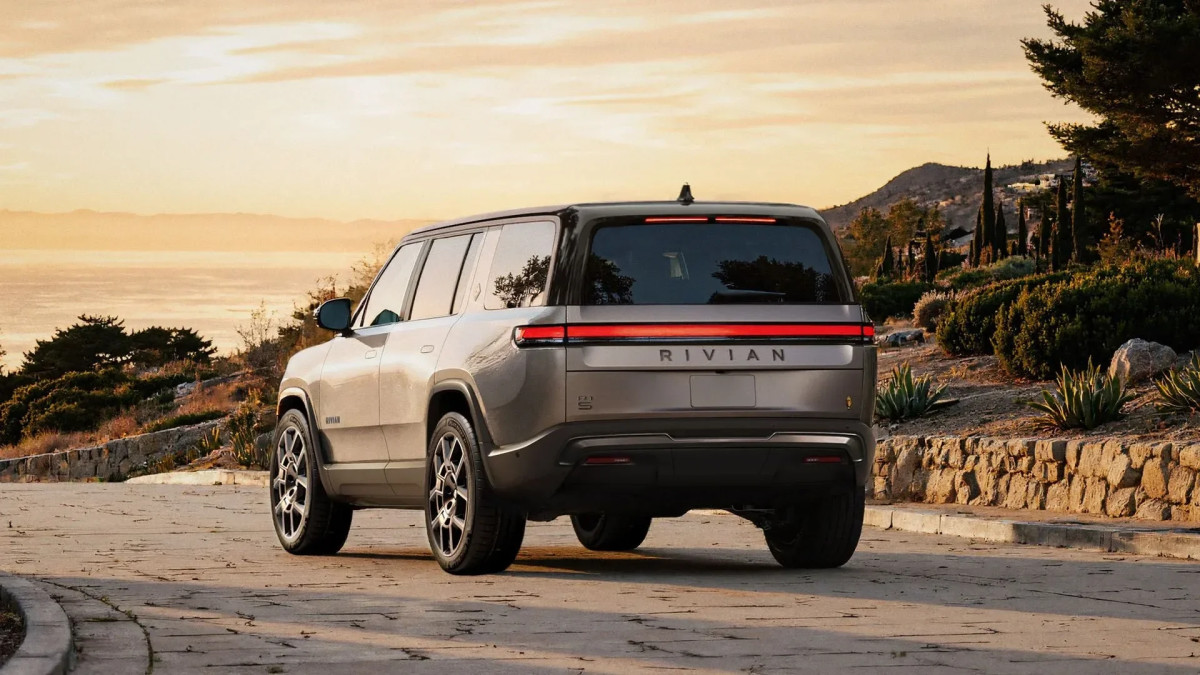 Stunning One-Off Rivian R1S Smashes Auction Estimate