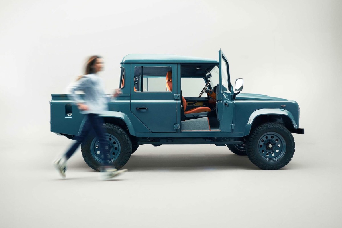 This $300,000 Land Rover Defender Restomod Rejects Electrification With a V8 Roar