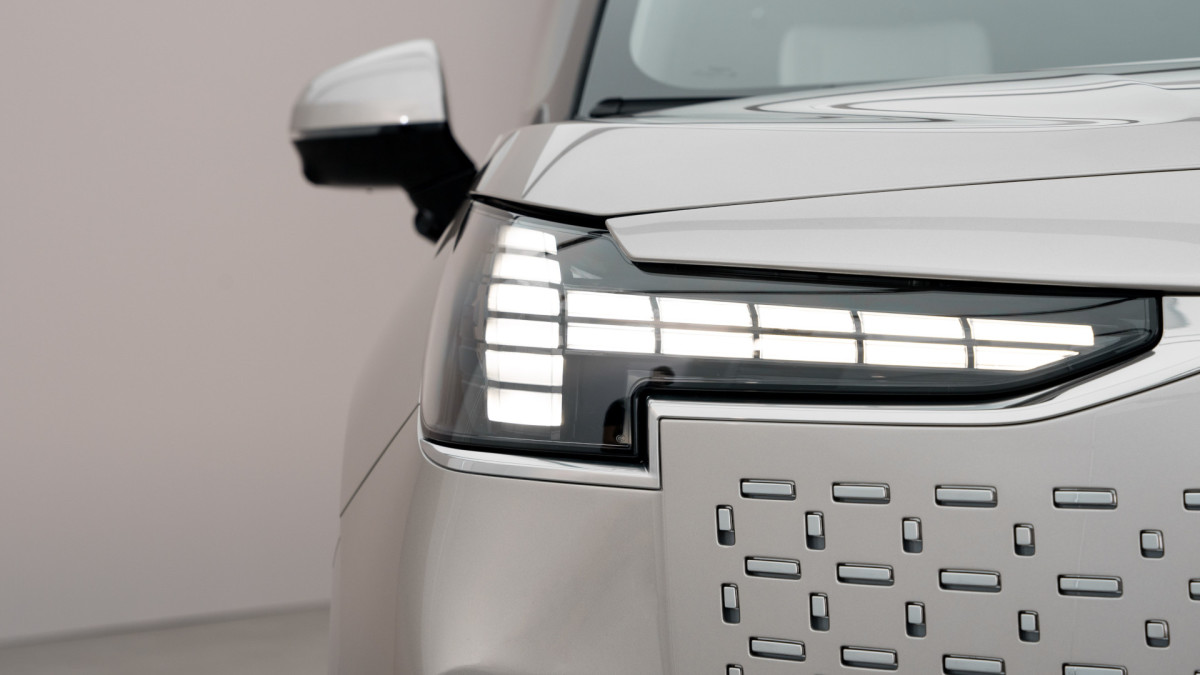 Is Volvo Turning Its Chinese Luxury Electric Minivan Into A Hybrid For America?