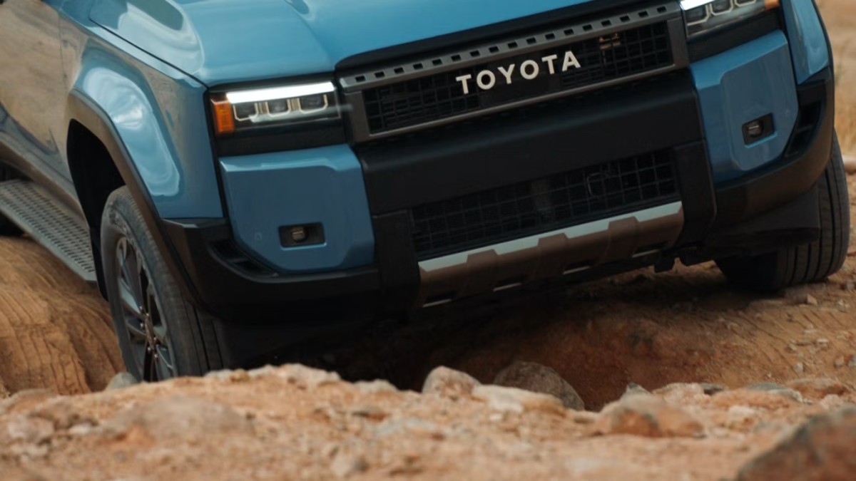 Toyota Could Break Tradition With a Unibody Land Cruiser and Electric Power
