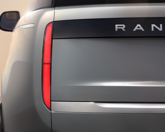 Land Rover begins testing the first electric Range Rover Autoblog