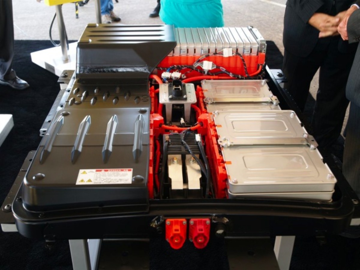 Need to replace a Nissan Leaf battery? How's £19,392 (31,753 U.S