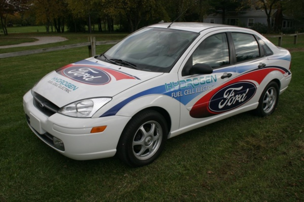 Ford sends 10 Focus fuel cell vehicles to Iceland for continued testing