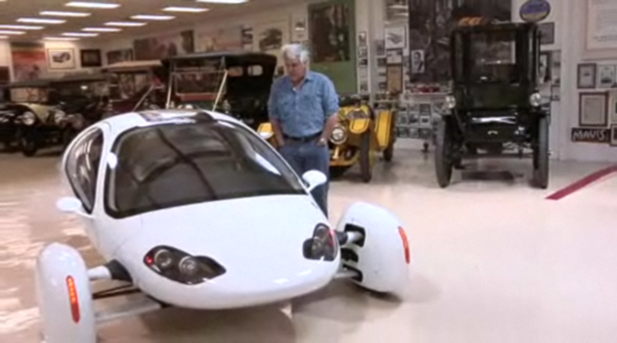 VIDEO Jay Leno drives loves the Aptera Autoblog