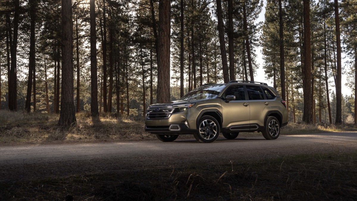 Subaru's 2025 Forester is going green Autoblog