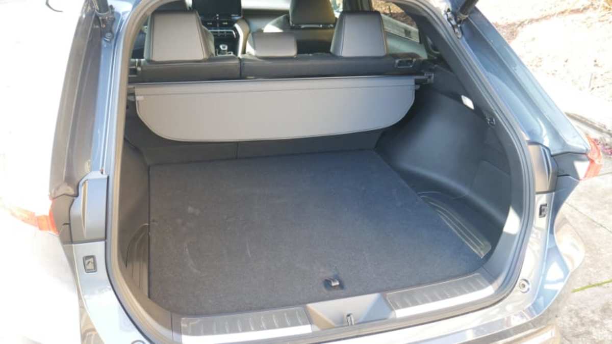 Toyota Venza vs Toyota RAV4 Luggage Test | Cargo space comparison ...