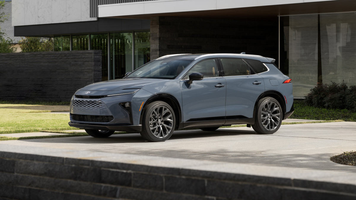 2025 Toyota Crown Signia review Too much of a good thing? Autoblog