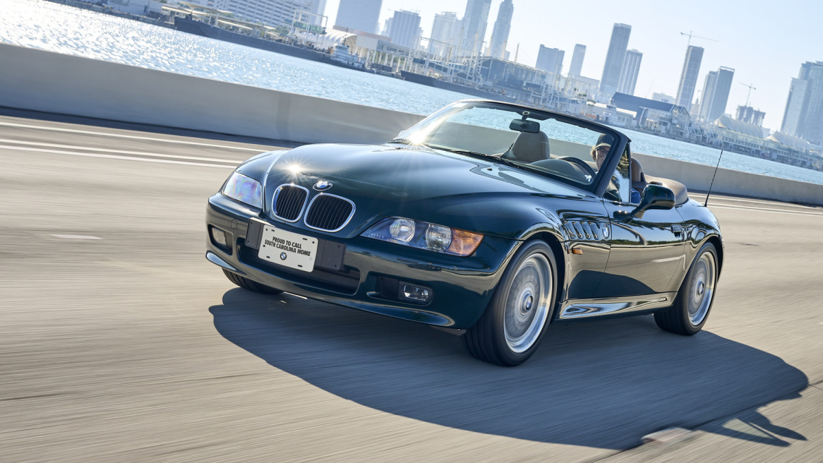 BMW Z3 and Z4 Retro Review Celebrating roadsters and clown shoes Autoblog Car News Reviews and Buying Guides