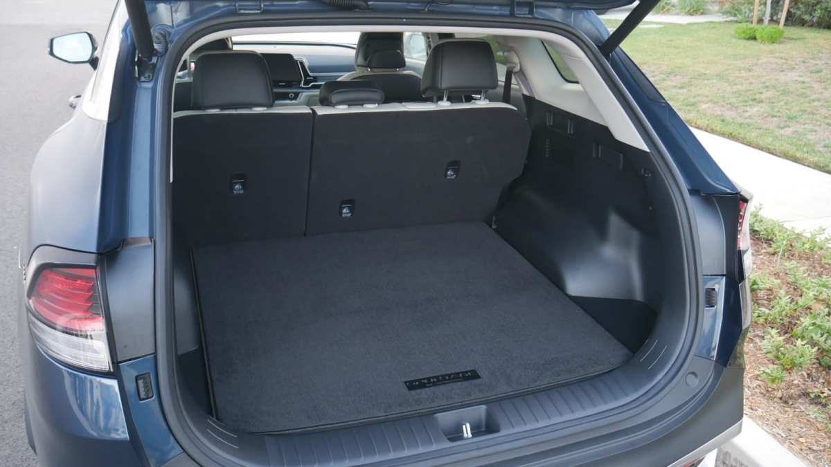 Packed Ready The Kia Ceeds Luggage Capacity Will Shock You - dfoegos