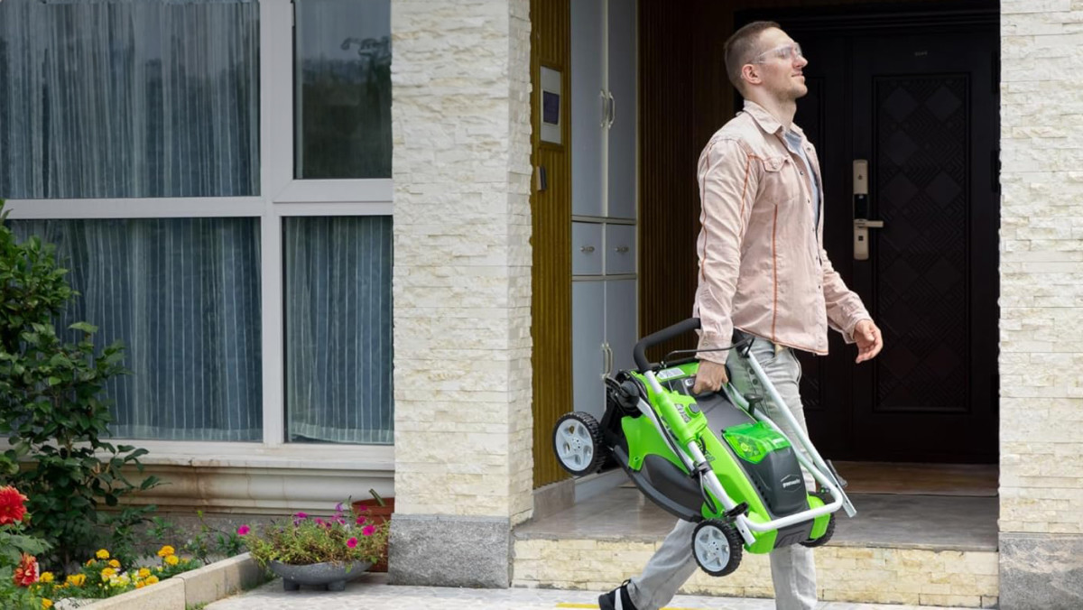 This Greenworks 16 inch electric lawn mower is one of the highest rated on Amazon and it s 25 off today Autoblog