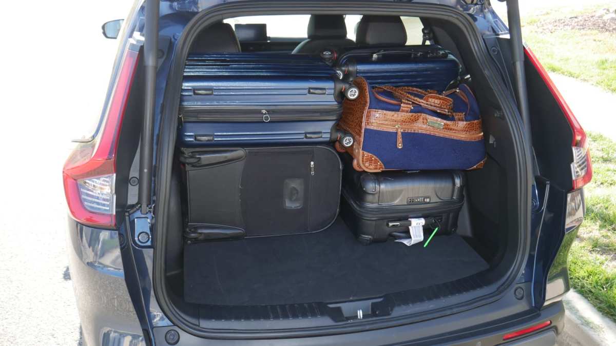Honda CR-V Luggage Test: How much cargo space? - Autoblog