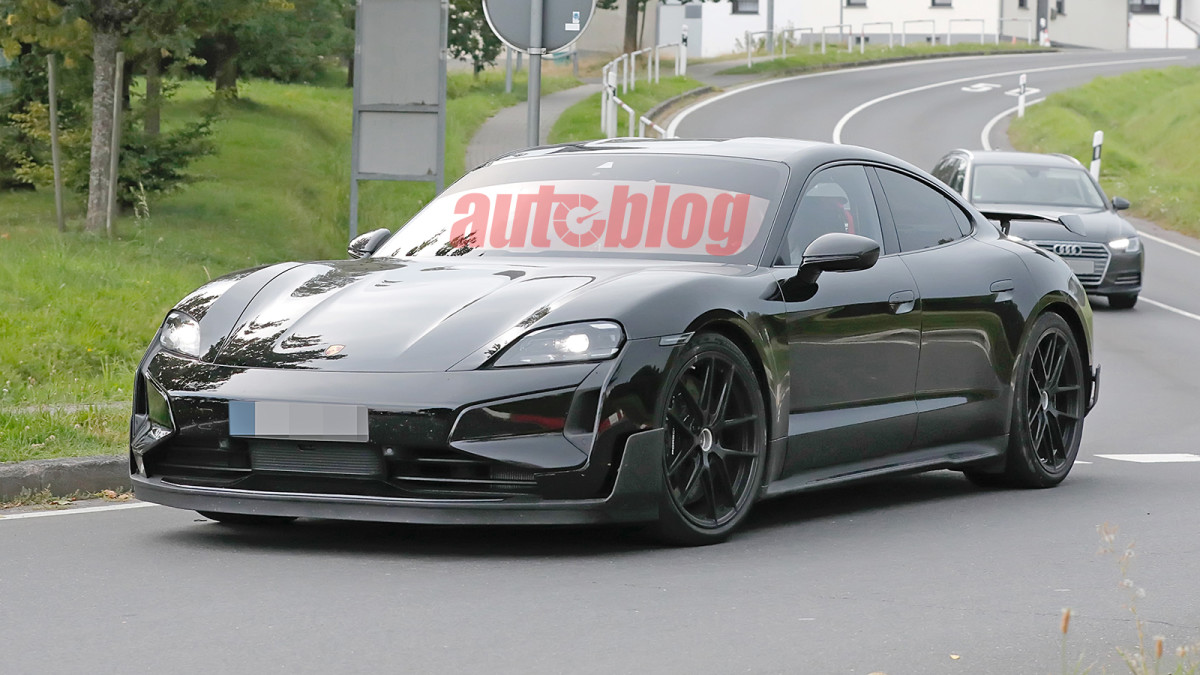 Porsche taycan autoblog hotsell