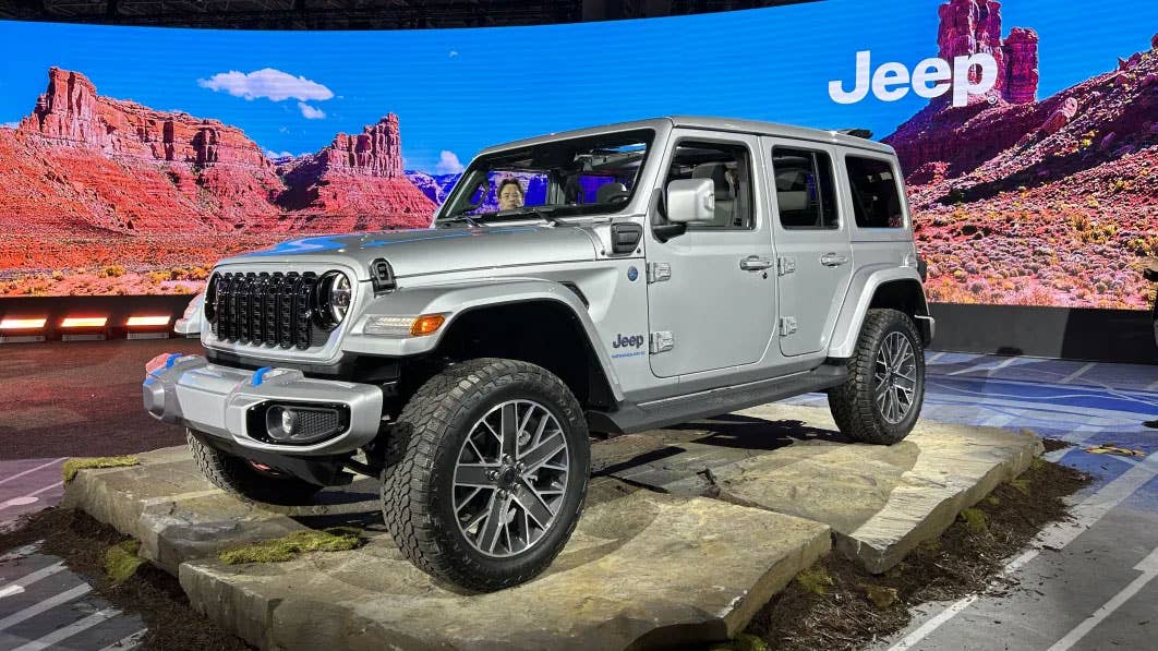 UAW document notes Jeep Wrangler EV due in 2028, 'midsize trucks' in