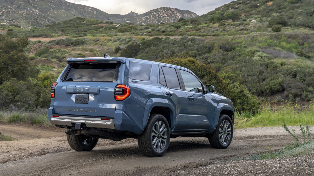 2025 Toyota 4Runner fuel economy manages to be better—and also worse