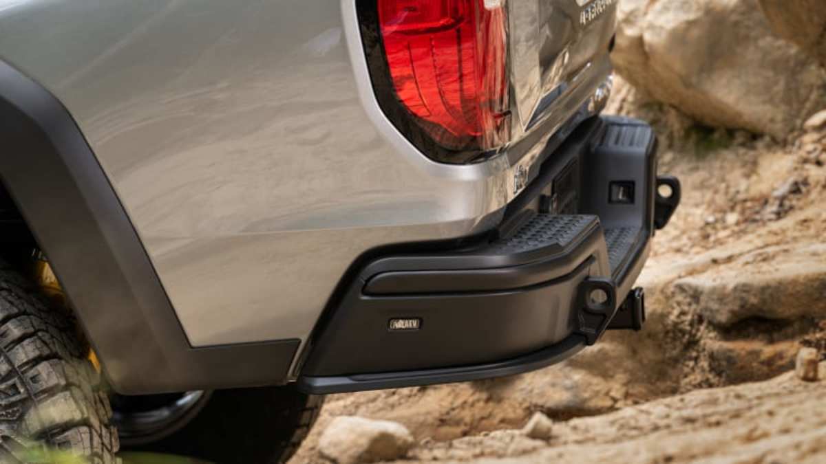 2024 GMC Canyon AT4X AEV Edition pushes the limits even higher