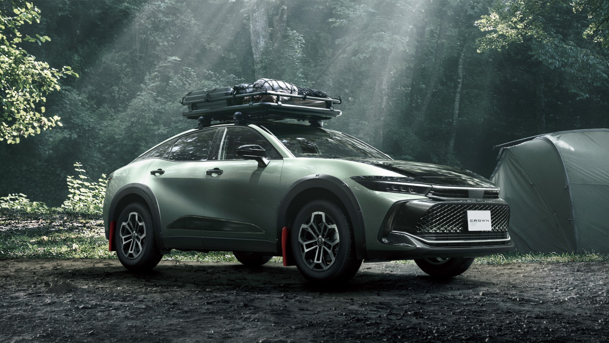 Specialedition Toyota Crown Landscape is ready to go offroading