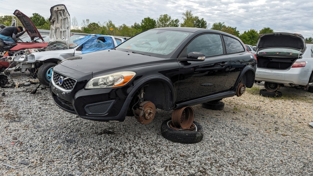 Volvo wrecking discount