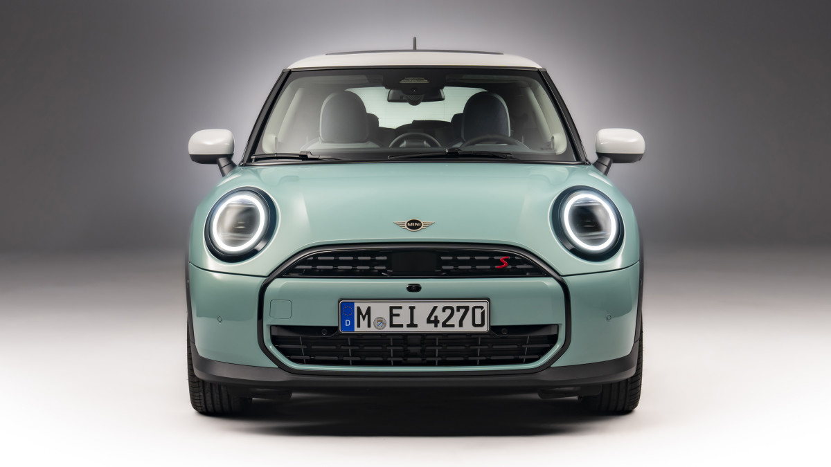 The AllNew 2025 Mini Cooper S Almost an Adult Autoblog