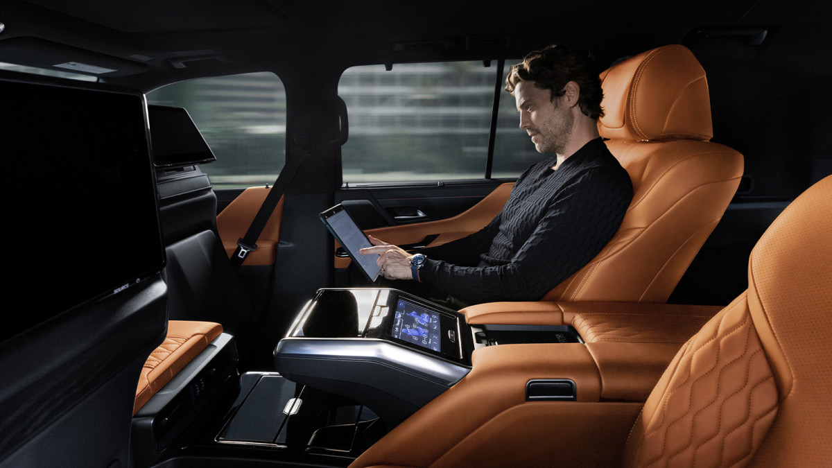 Lexus' most expensive SUV yet The 2025 LX 700h hybrid arrives Autoblog