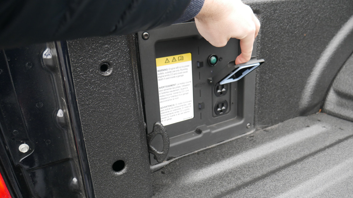 Ford asks Texas dealers to loan out F150s with Pro Power Onboard