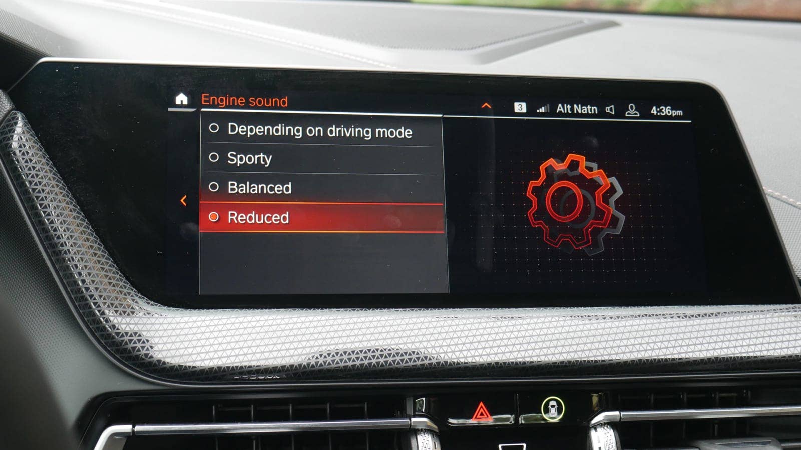 BMW allows you to change the level of artificial engine noise now ...