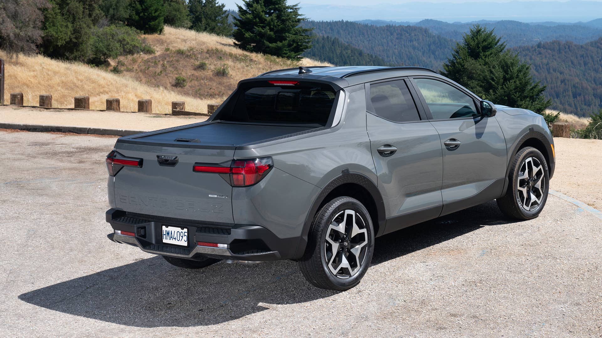 2022 Hyundai Santa Cruz Pickup Bed Review | Versatility over size ...