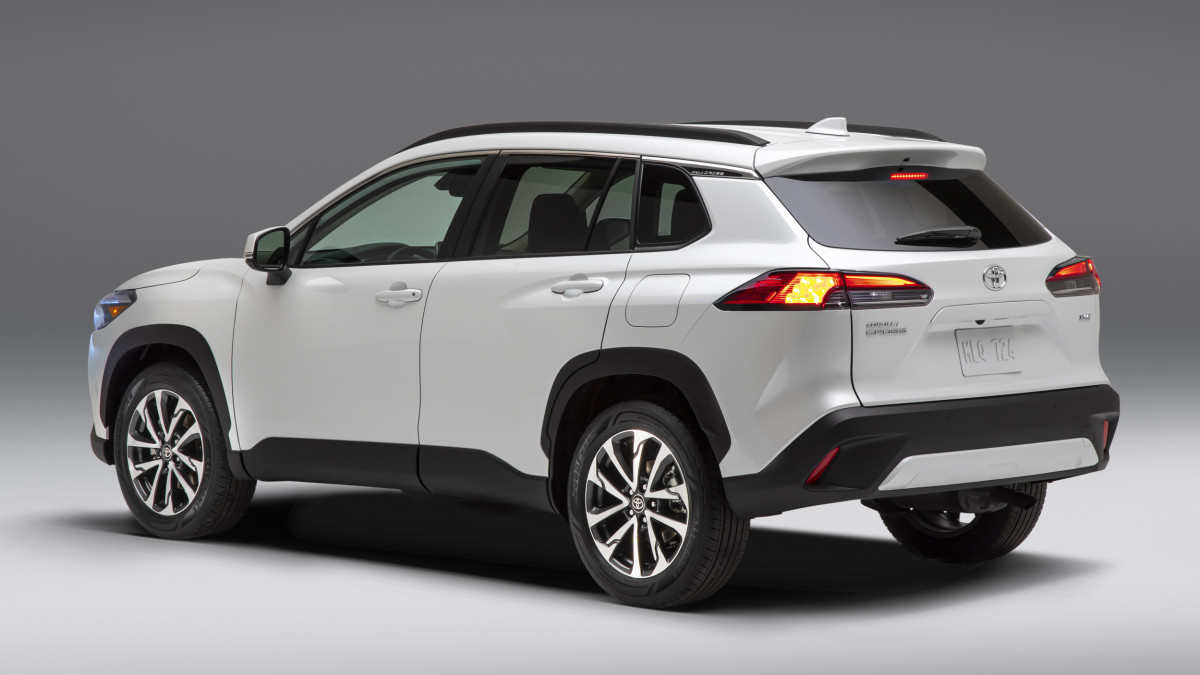 2021 toyota corolla cross hybrid discount