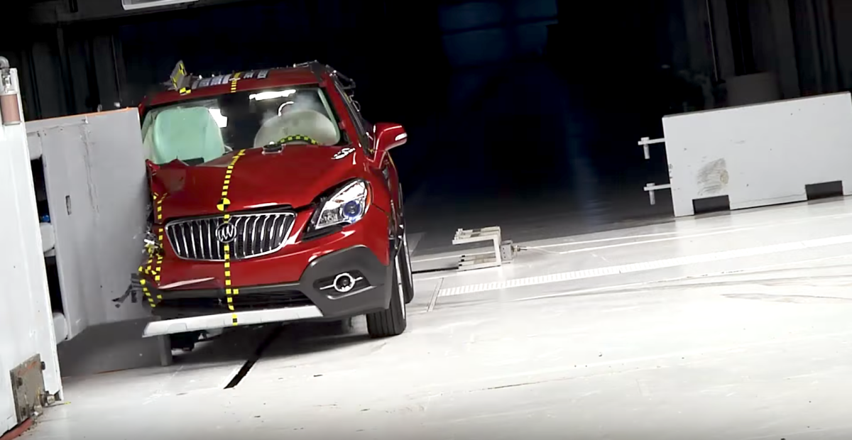 IIHS starts passengerside crash test, finds automakers treated sides