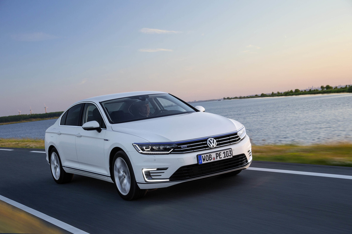 Volkswagen passat hybrid discount