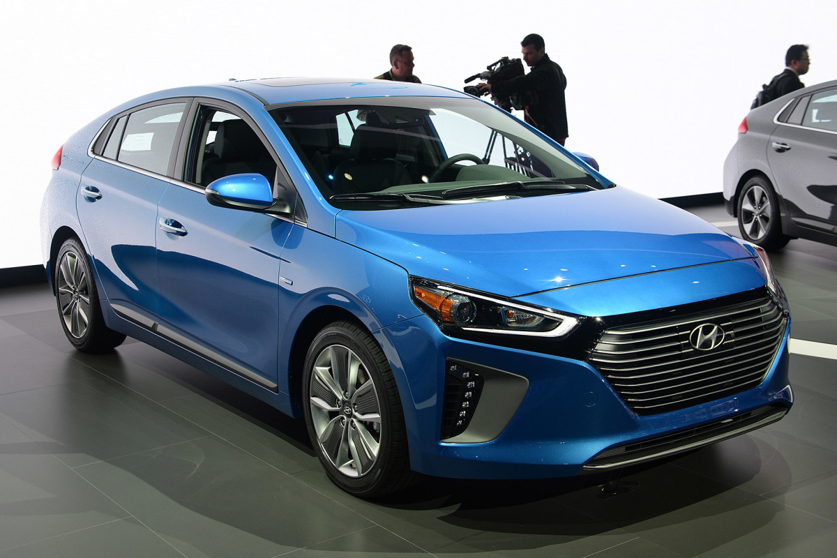 Hyundai planning 250-mile electric vehicle by 2020 - Autoblog