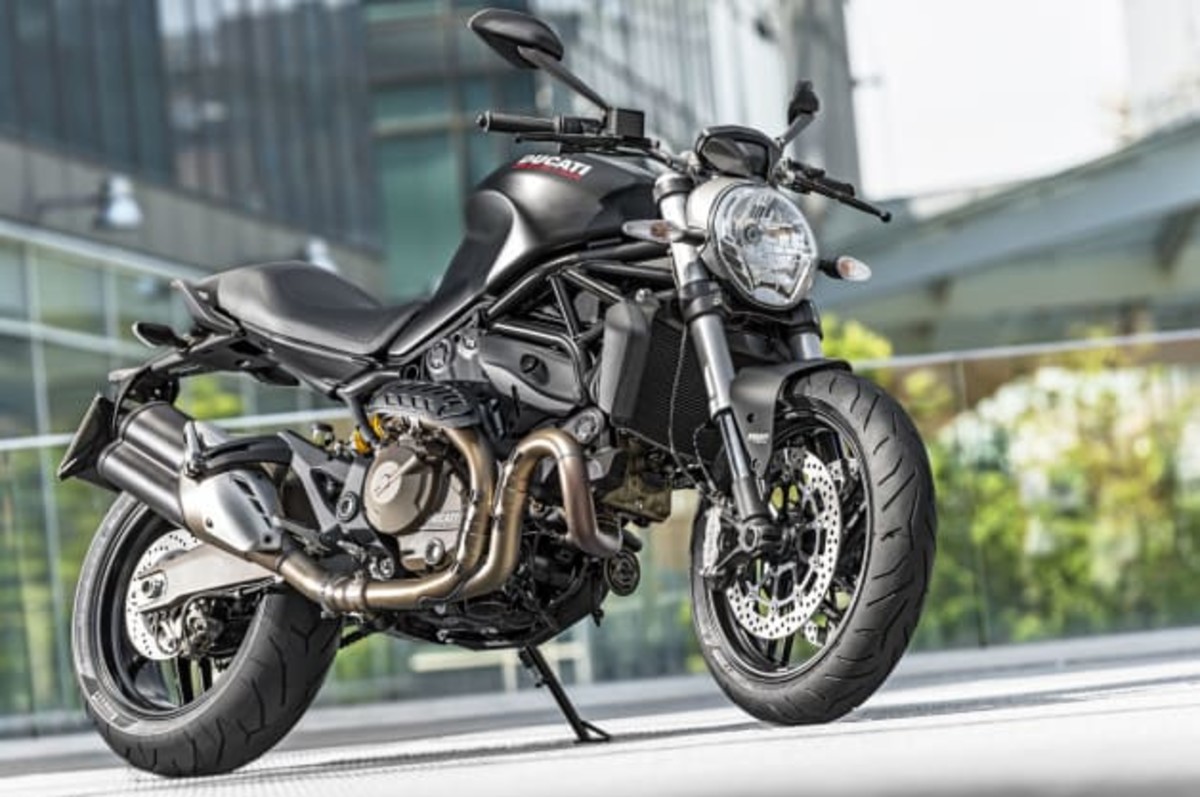Monster 821 black discount