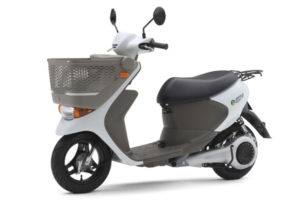 Suzuki e Let s electric scooter coming to Japan Panasonic supplies drivetrain Autoblog