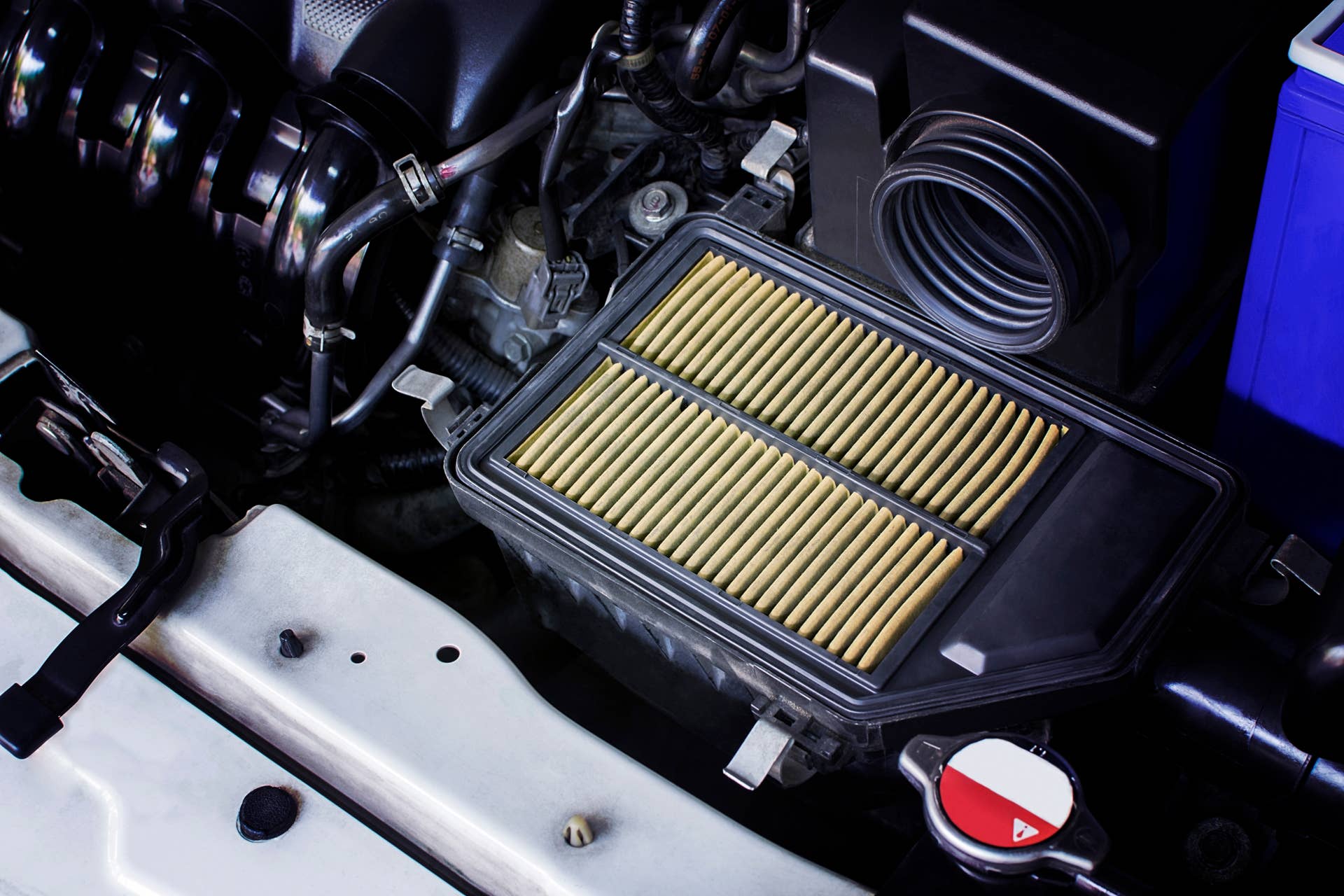 How to clean an engine air filter - Autoblog