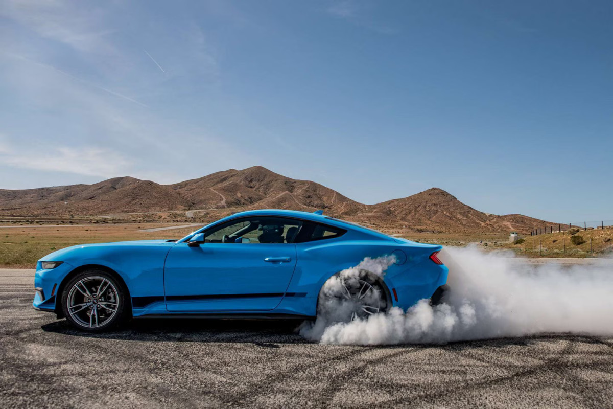Is the 2025 Ford Mustang EcoBoost Fastback worth 31,920? Autoblog