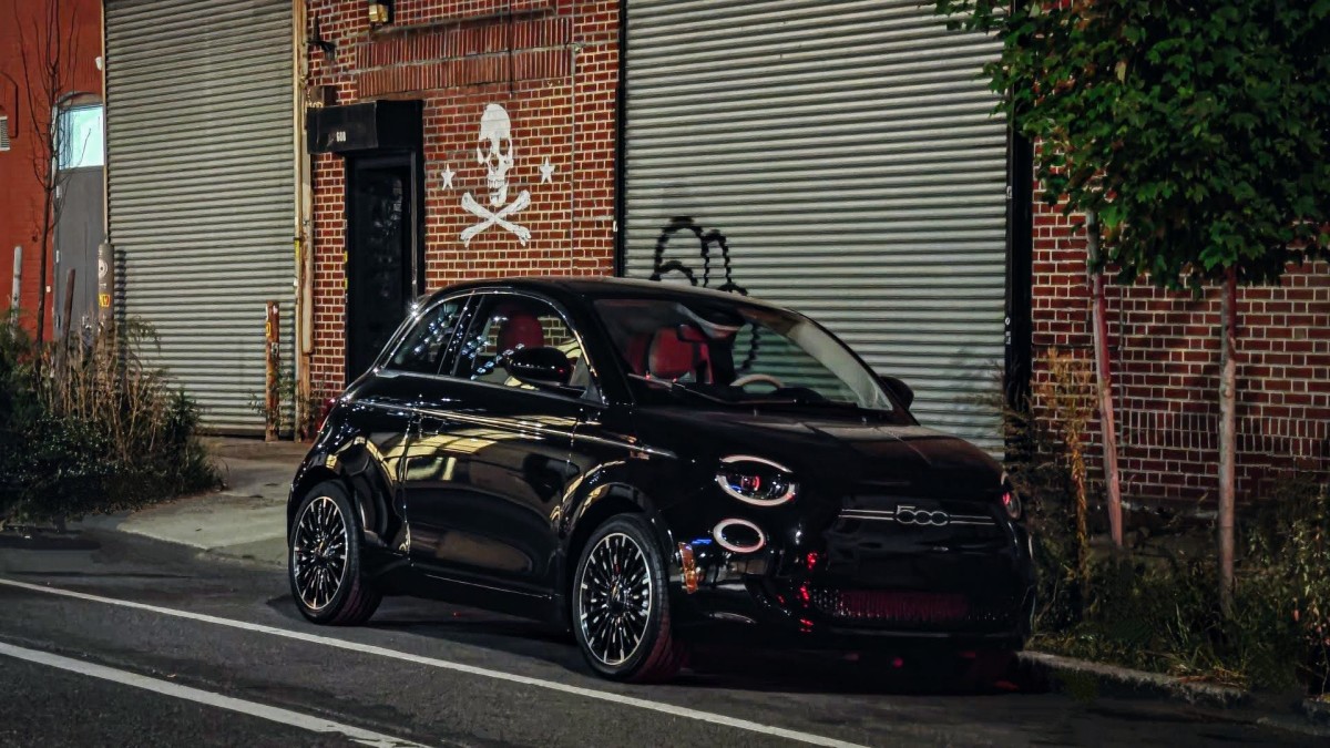 2024 Fiat 500e review The dumb money's EV Autoblog Car News
