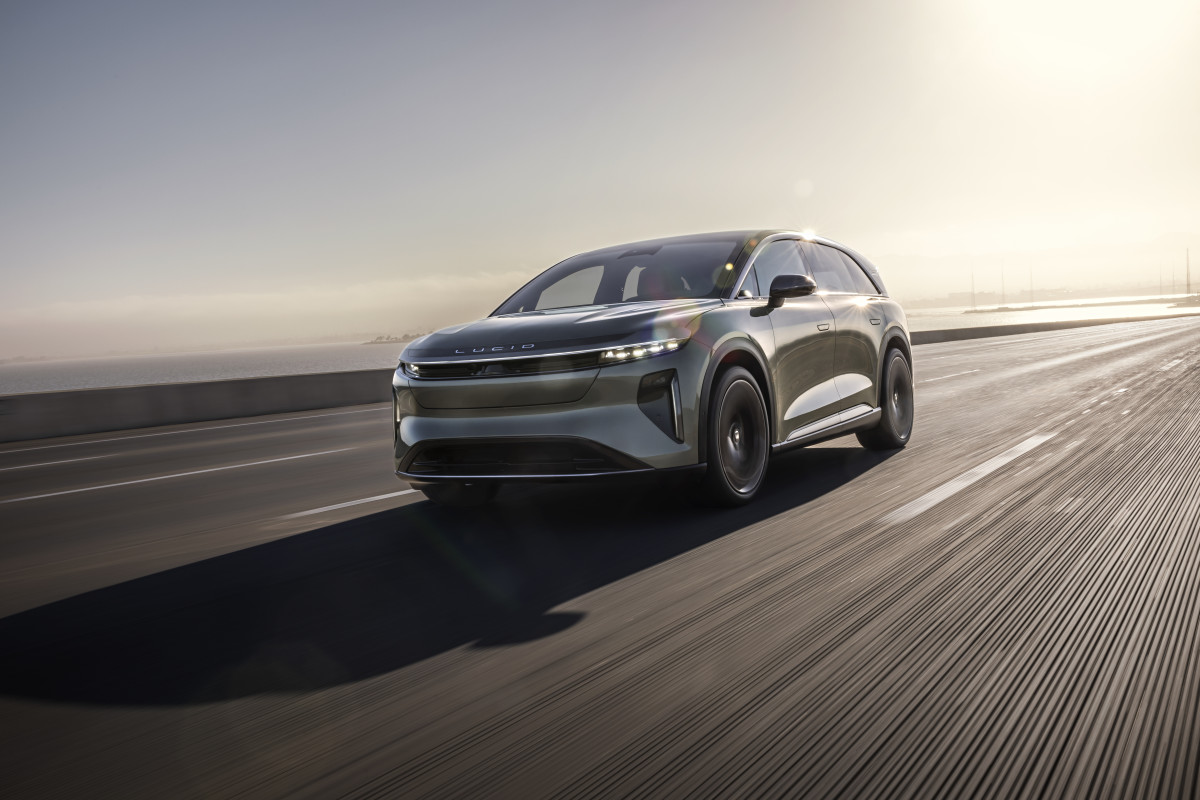 Lucid Gravity takes aim at Tesla Model X over 440 miles of range and 800 hp Autoblog