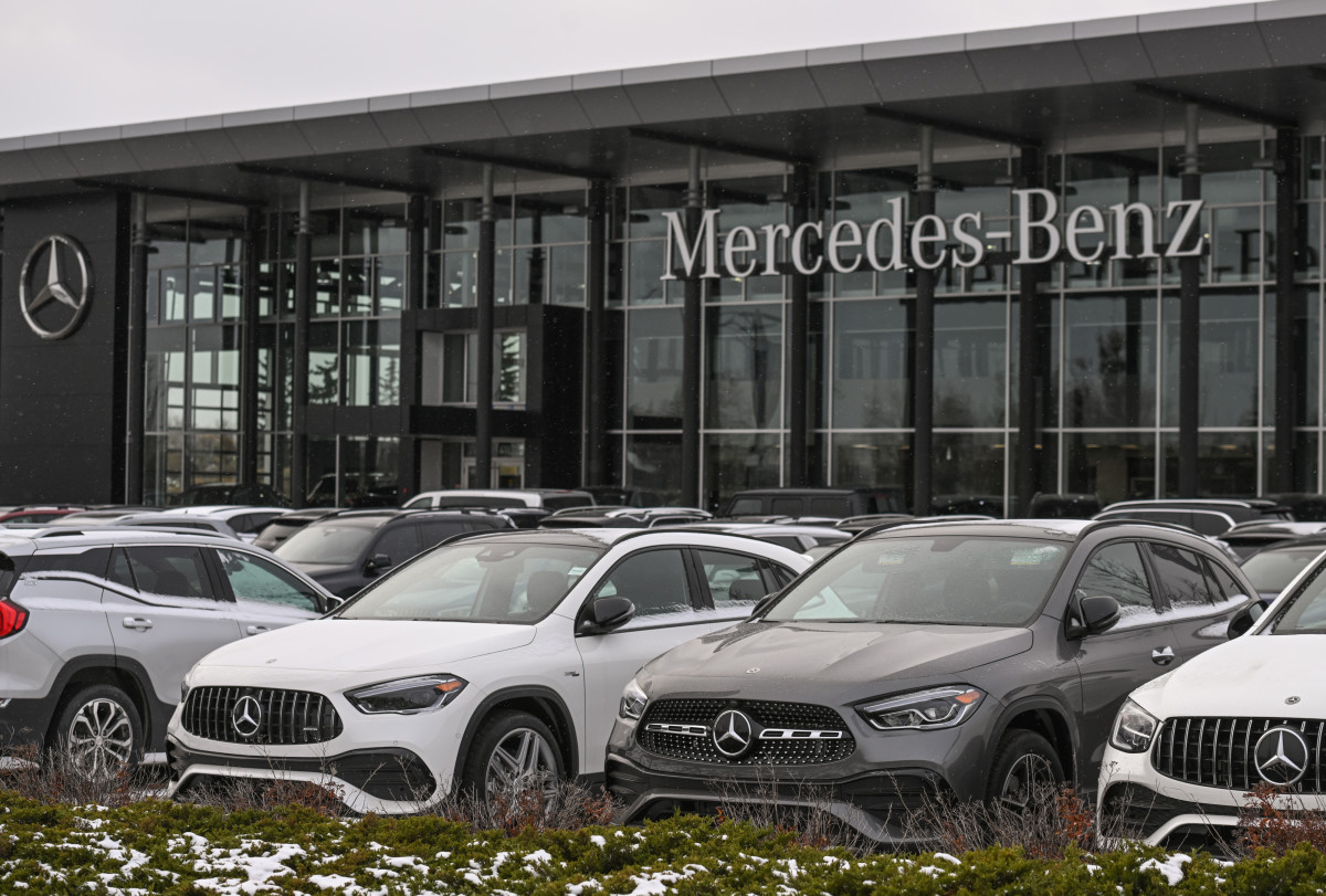 EDMONTON, CANADA - OCTOBER 26, 2023:
Mercedes-Benz vehicles outside a Mercedes-Benz dealership in Edmonton, on October 26, 2023, in Edmonton, Alberta, Canada. (Photo by Artur Widak/NurPhoto via Getty Images)