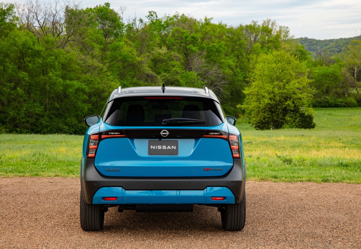 2025 Nissan Kicks review From city streets to beaches… it’s a Kick! Autoblog