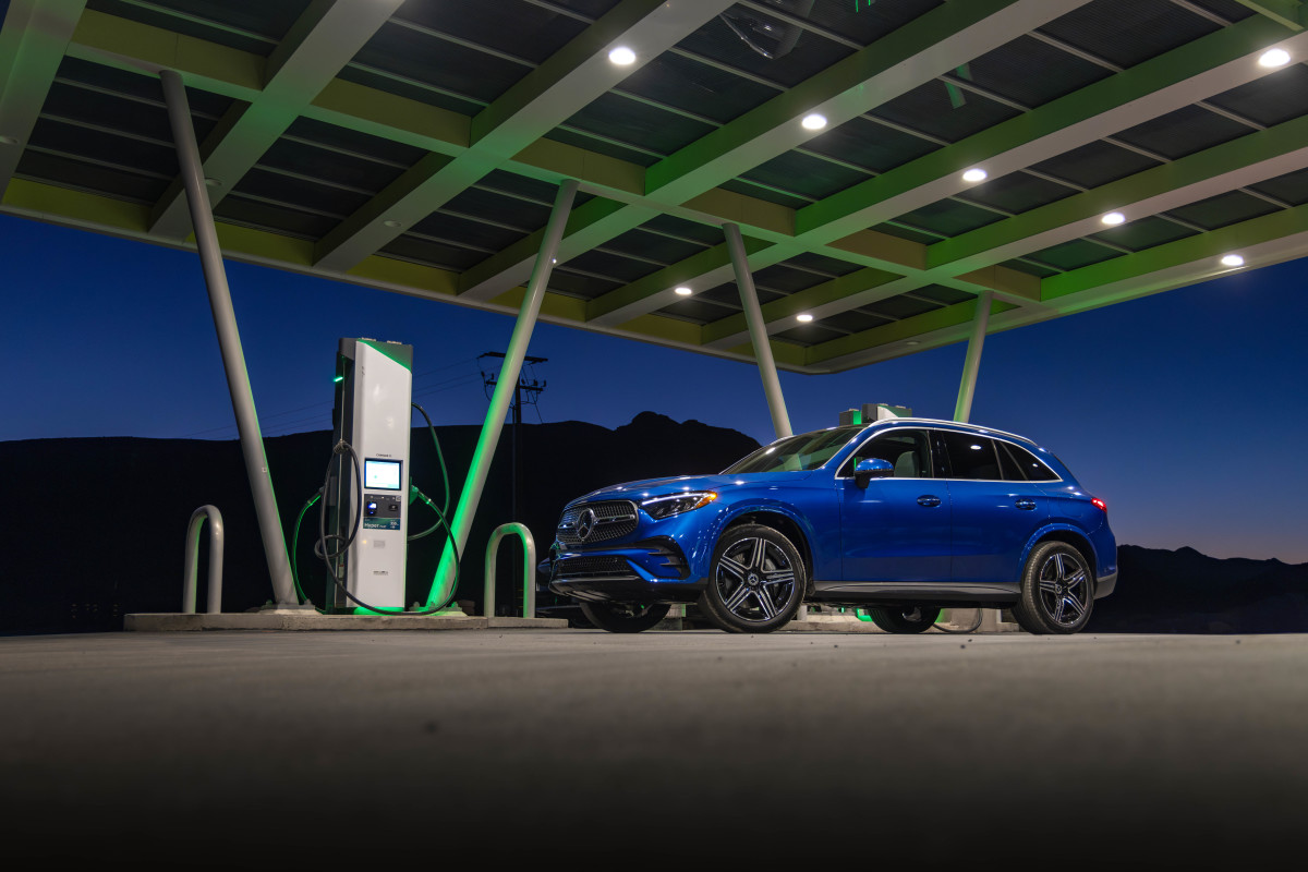 2025 Mercedes-Benz GLC 350e Hybrid