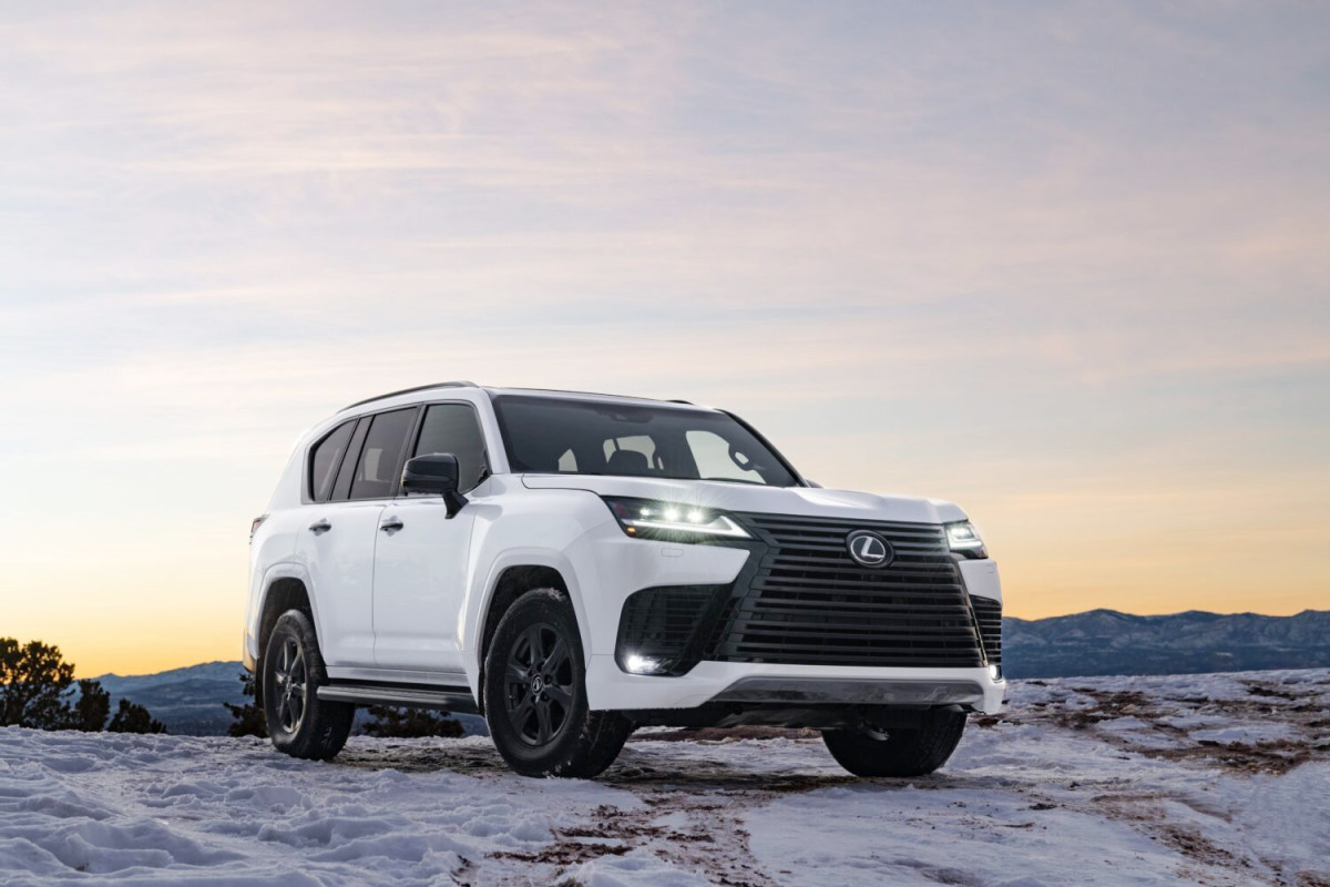 Lexus' most expensive SUV yet The 2025 LX 700h hybrid arrives Autoblog