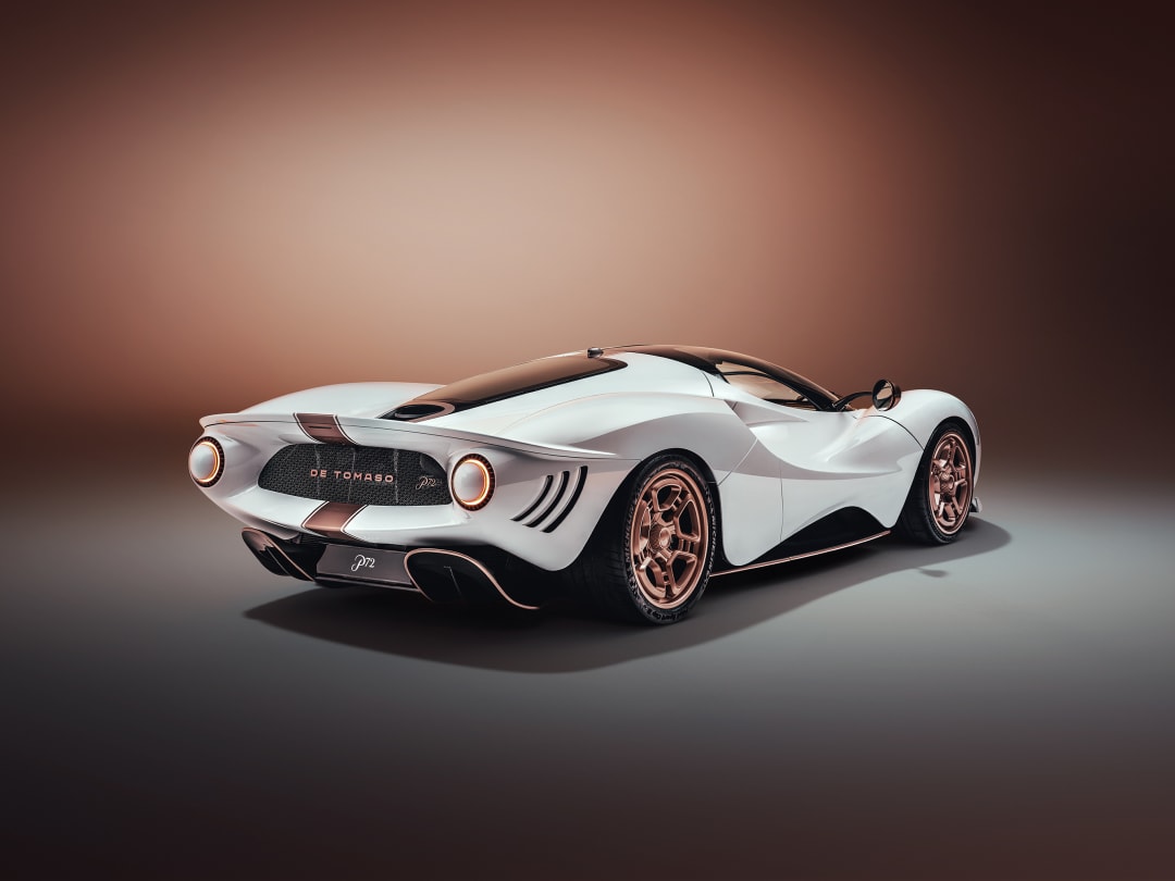 Маш ховор De Tomaso P72 гипер автомашин олон нийтийн өмнө ил боллоо