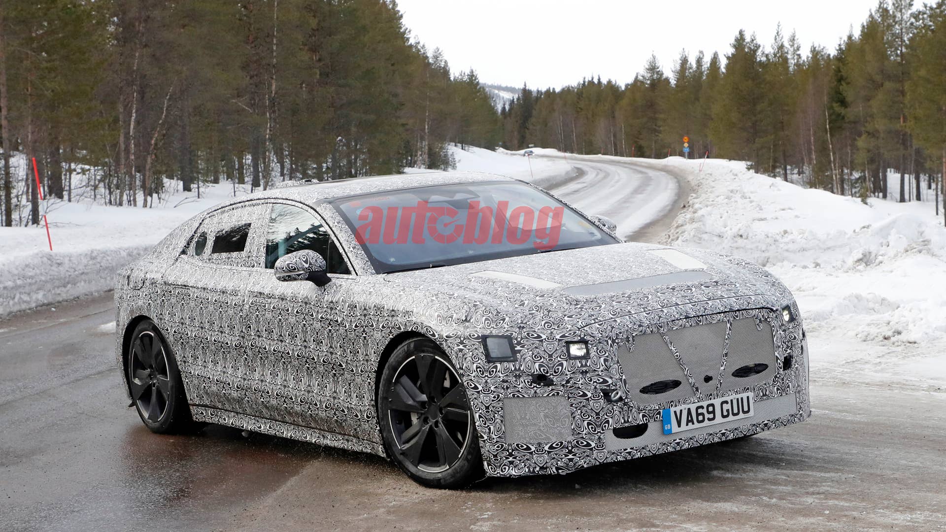 Electric Jaguar XJ spied testing at high speed on frozen roads - Autoblog