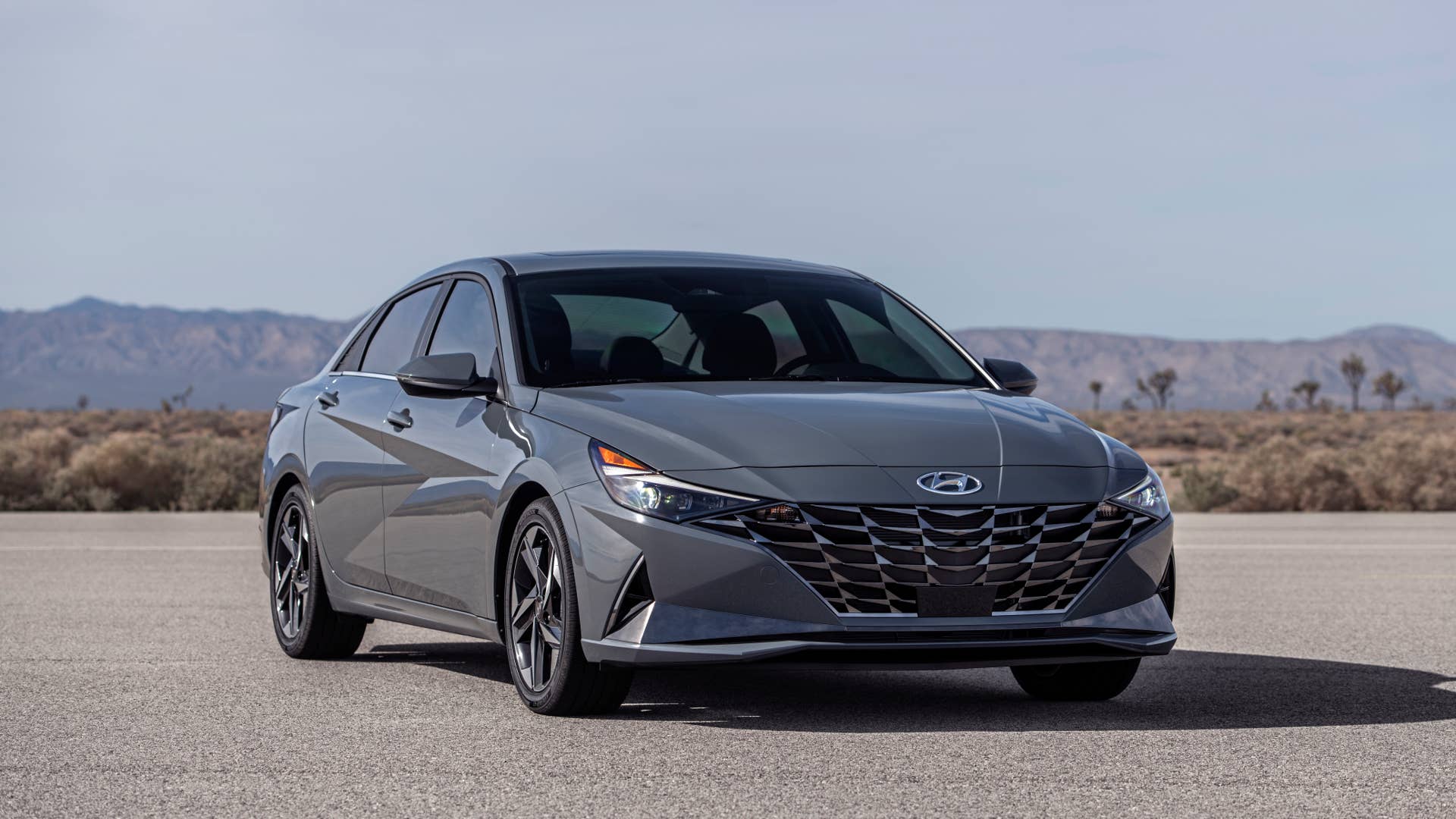Hyundai Drops Excellent 2025 Elantra Hybrid Lease Deal for September ...