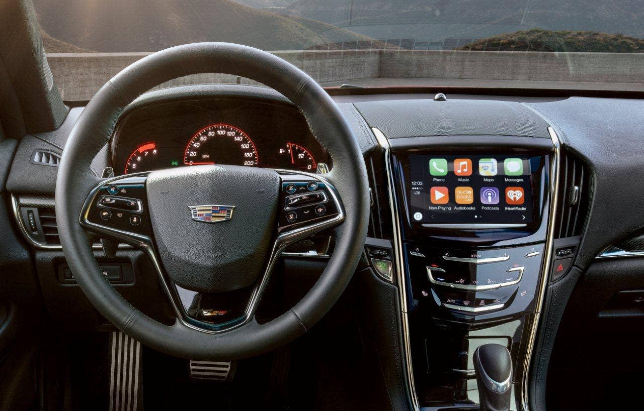 GM to Drop Apple CarPlay and Android Auto from All Vehicles