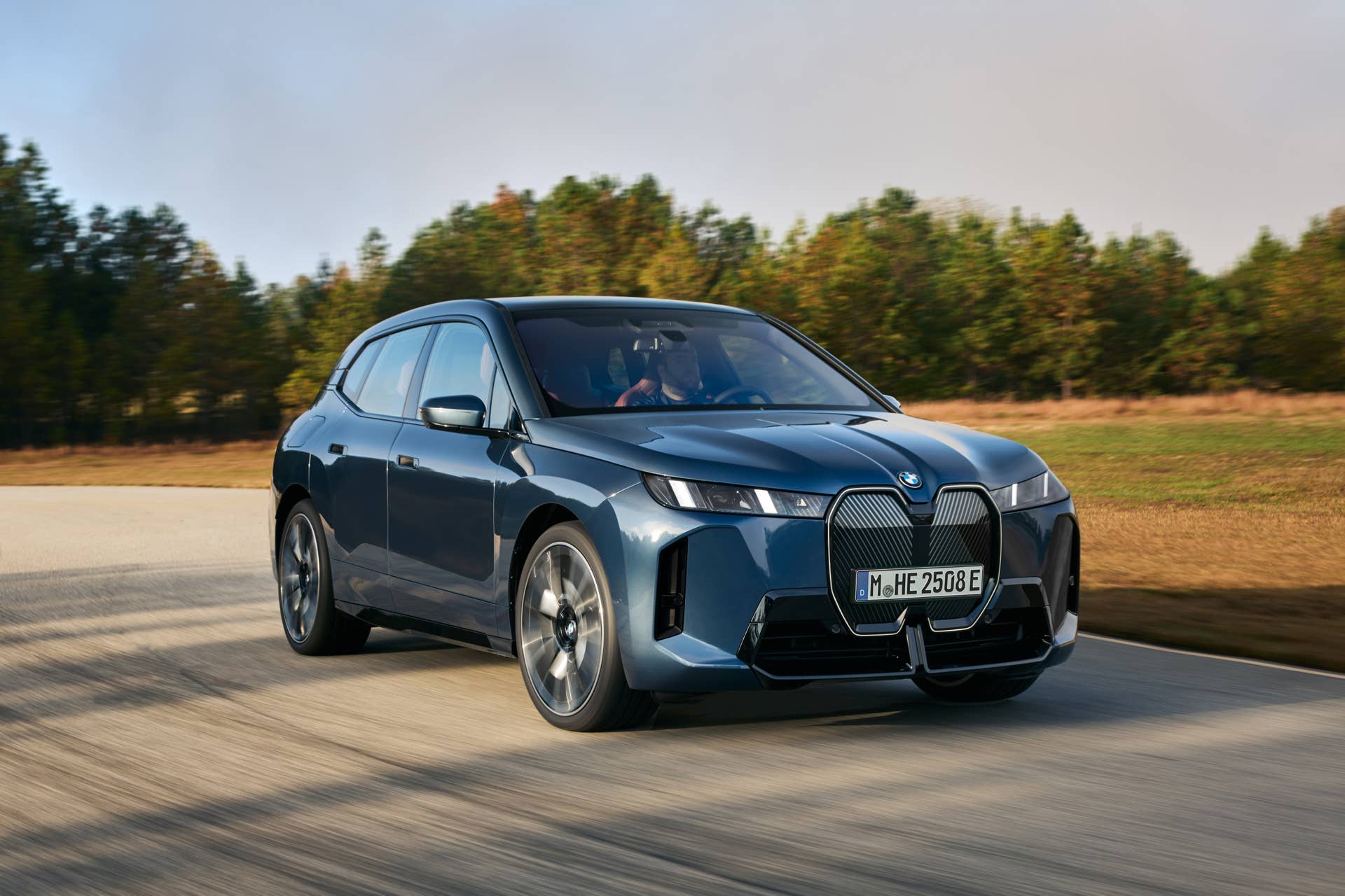 BMW Rolls Out Premium 2026 iX Lease Offers for September - Autoblog
