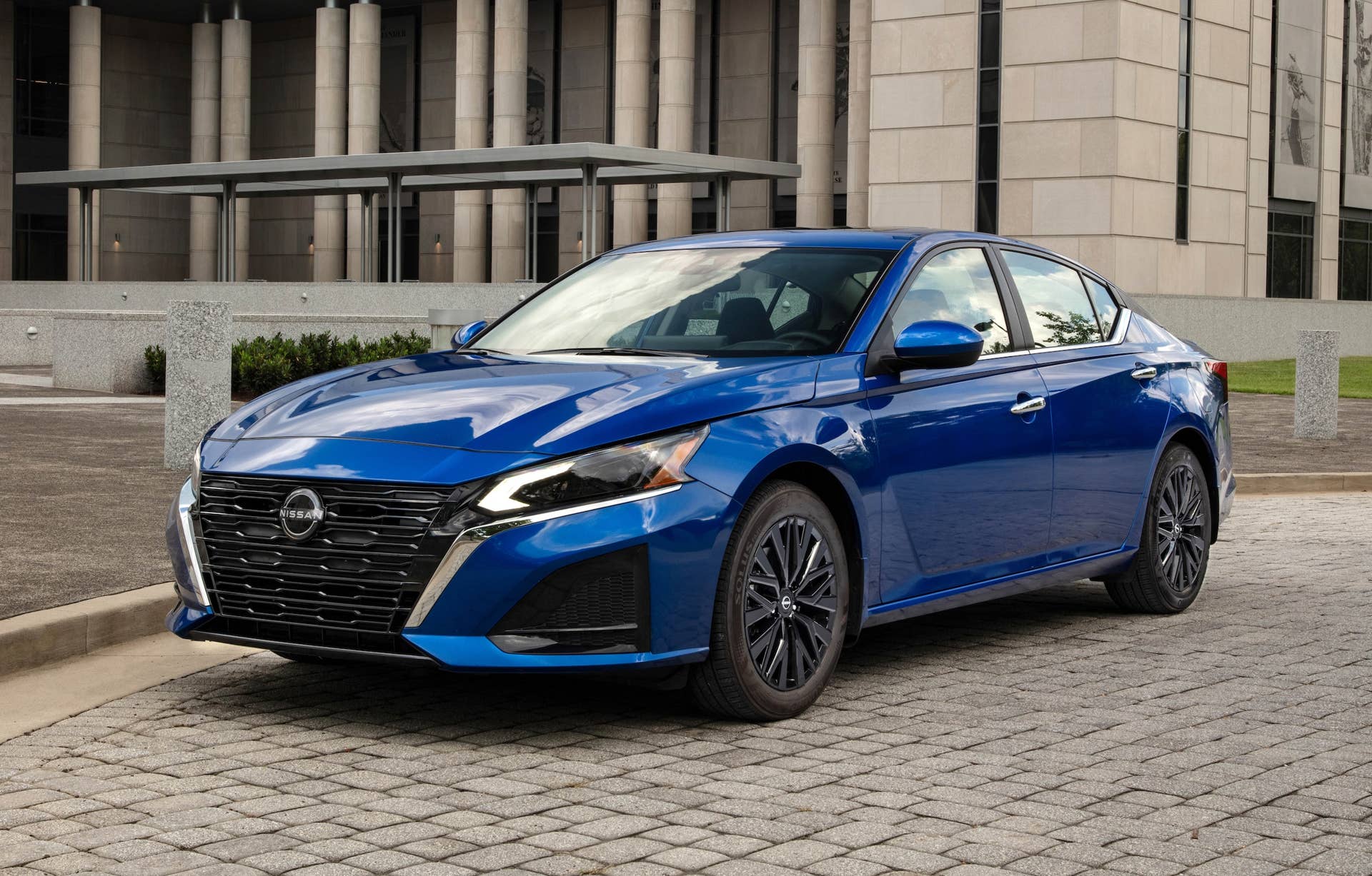2025 Nissan Altima December Lease Deals Could Make You Skip the Camry