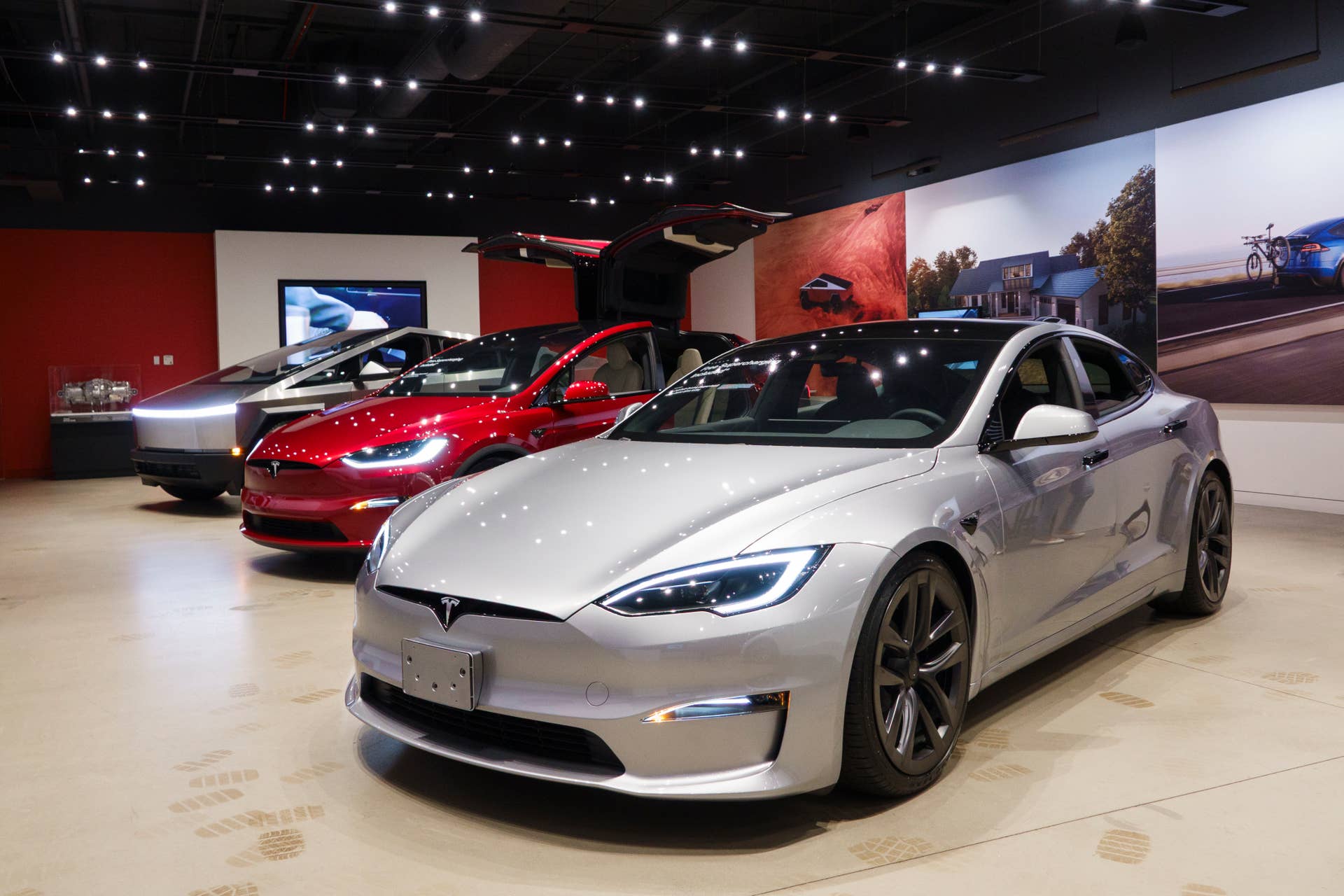 Tesla erholt sich von seinem Absatzrückgang, aber kann es die Dynamik ...